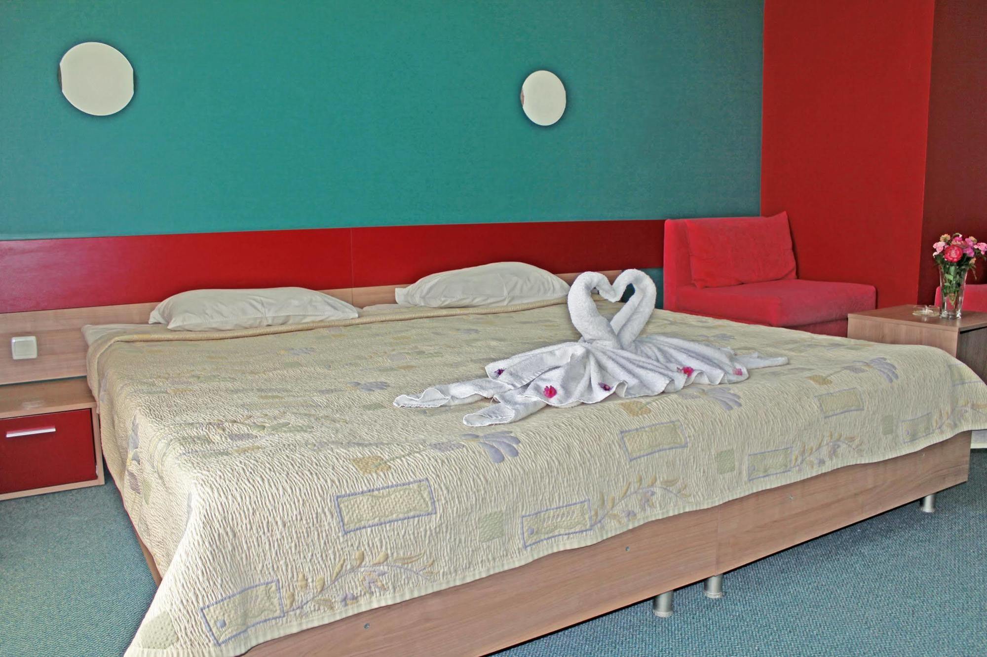 Kiparisite Hotel Slântsjev Brjag Eksteriør bilde